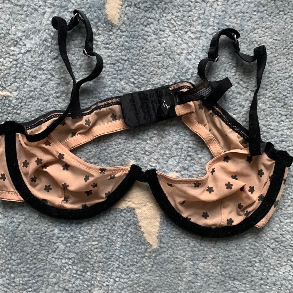 NWOT Urban Outfitters Star Bra